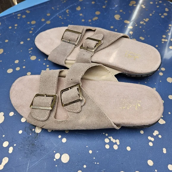 J-41 Adventure On Beige Double Buckle Sandals Women Size 7 - Picture 10 of 16